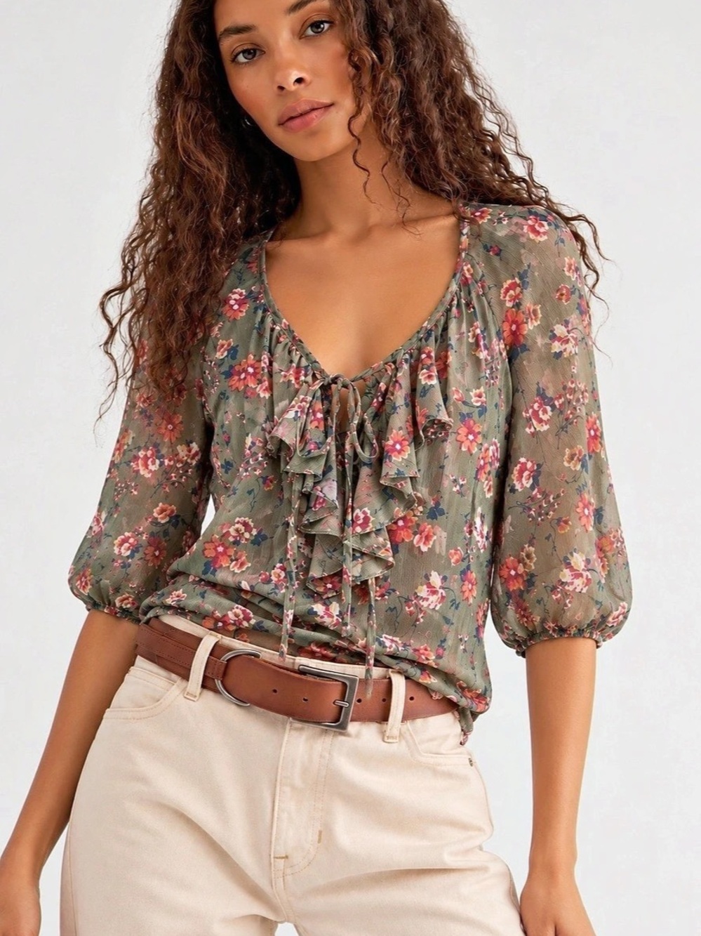 482. Hollister Floral Ruffle Blouse in Green & Pink Size Medium Like New